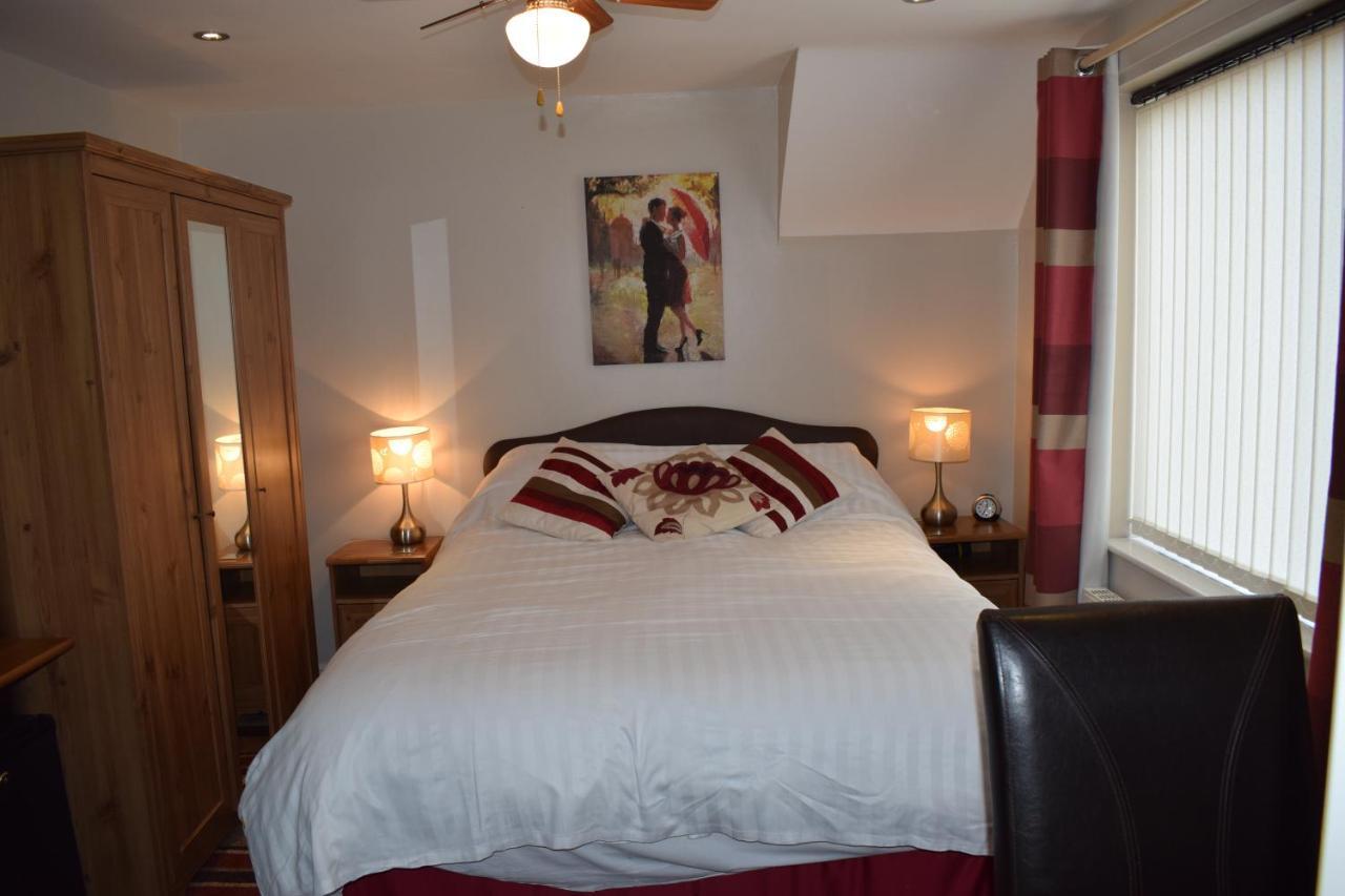 Castle Green Bed And Breakfast Ashbourne  Ngoại thất bức ảnh